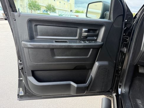 Used 2014 RAM 1500 ST RWD image 82