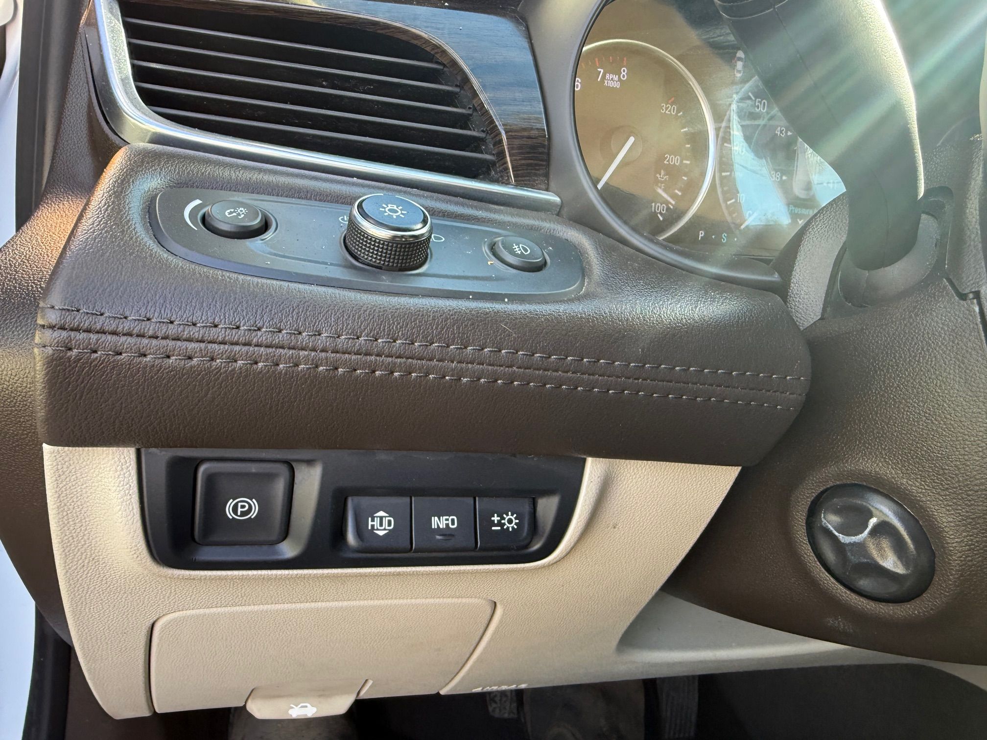 Used 2017 Buick LaCrosse Premium FWD image 18