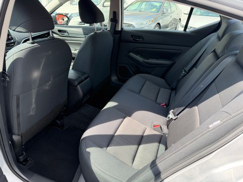 Used 2024 Nissan Altima 2.5 S FWD image 13