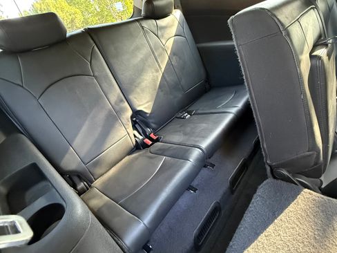 Used 2012 Chevrolet Traverse FWD LT w/ 2LT image 9