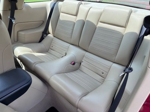 Used 2006 Ford Mustang GT Premium image 13