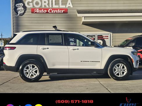 Used 2024 Jeep Grand Cherokee Laredo image 7