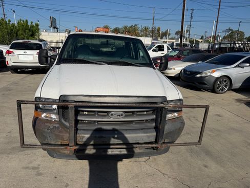 Used 2002 Ford F350 2WD Crew Cab DRW Super Duty image 2
