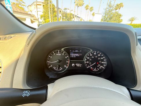 Used 2013 Nissan Pathfinder 4WD image 17