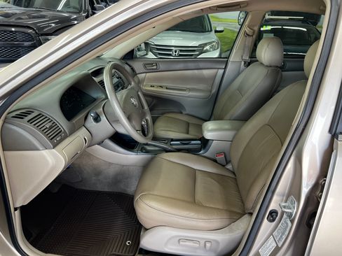 Used 2002 Toyota Camry LE image 10