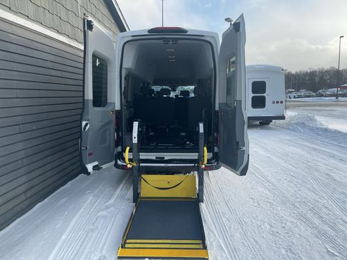 Used 2018 Ford Transit 350 XL image 3