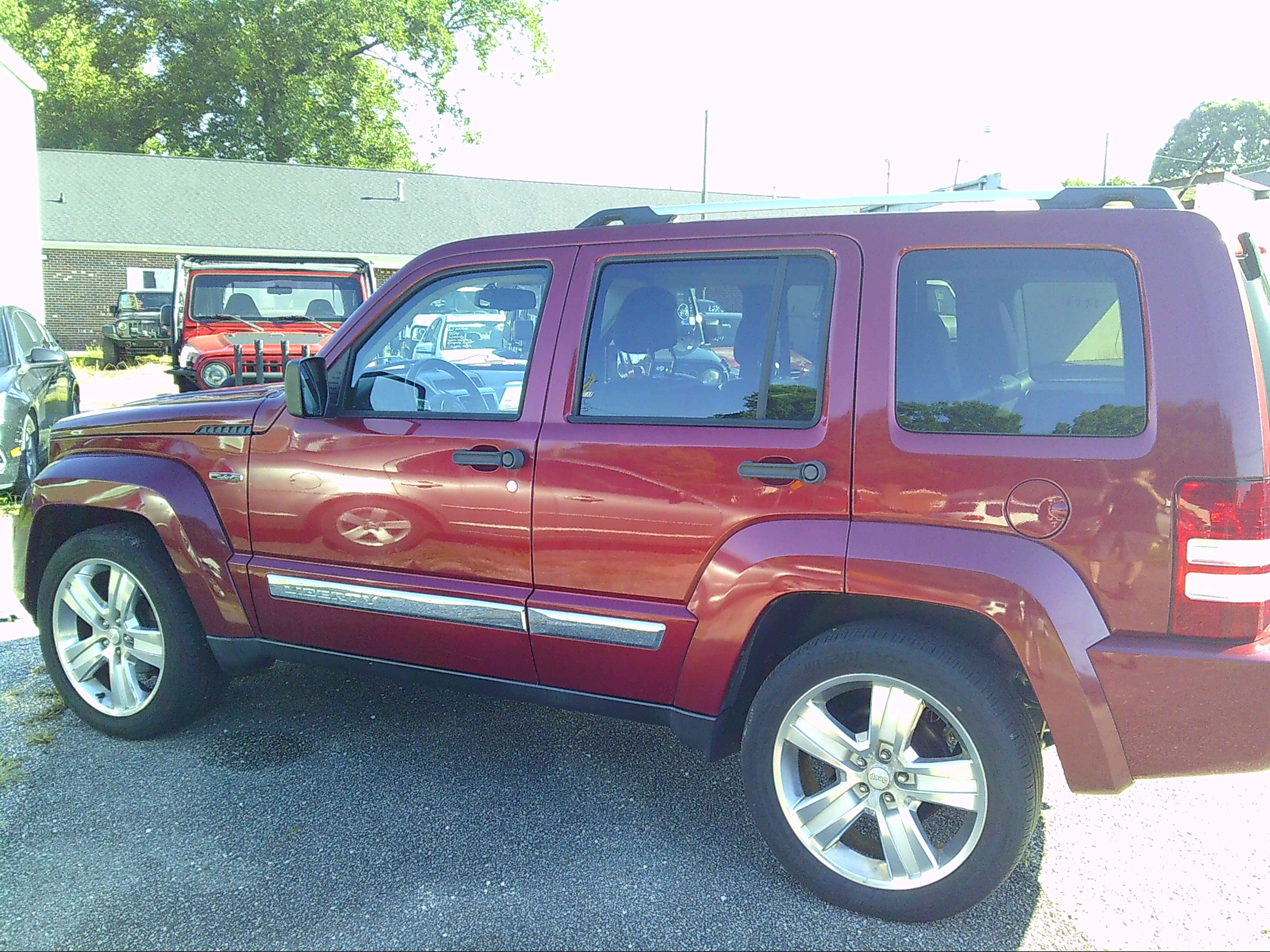 Used 2012 Jeep Liberty 4WD Limited Jet image 3