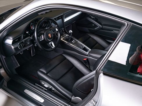 Used 2019 Porsche 911 Carrera S Coupe RWD image 58