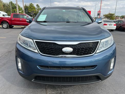 Used 2014 Kia Sorento LX image 2