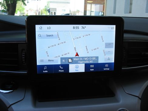 Used 2023 Ford Explorer XLT AWD/4WD image 13