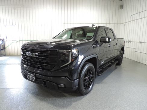 Used 2023 GMC Sierra 1500 4WD Crew Cab Elevation image 1