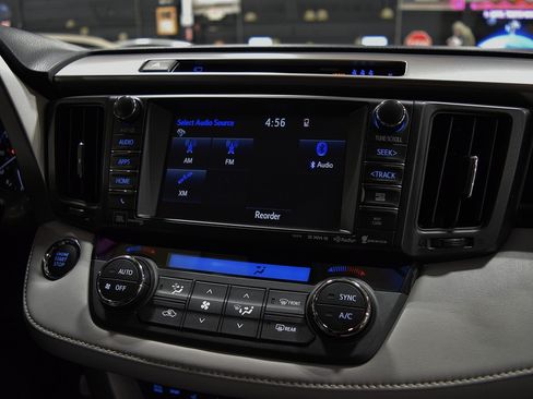 Used 2017 Toyota RAV4 FWD image 27