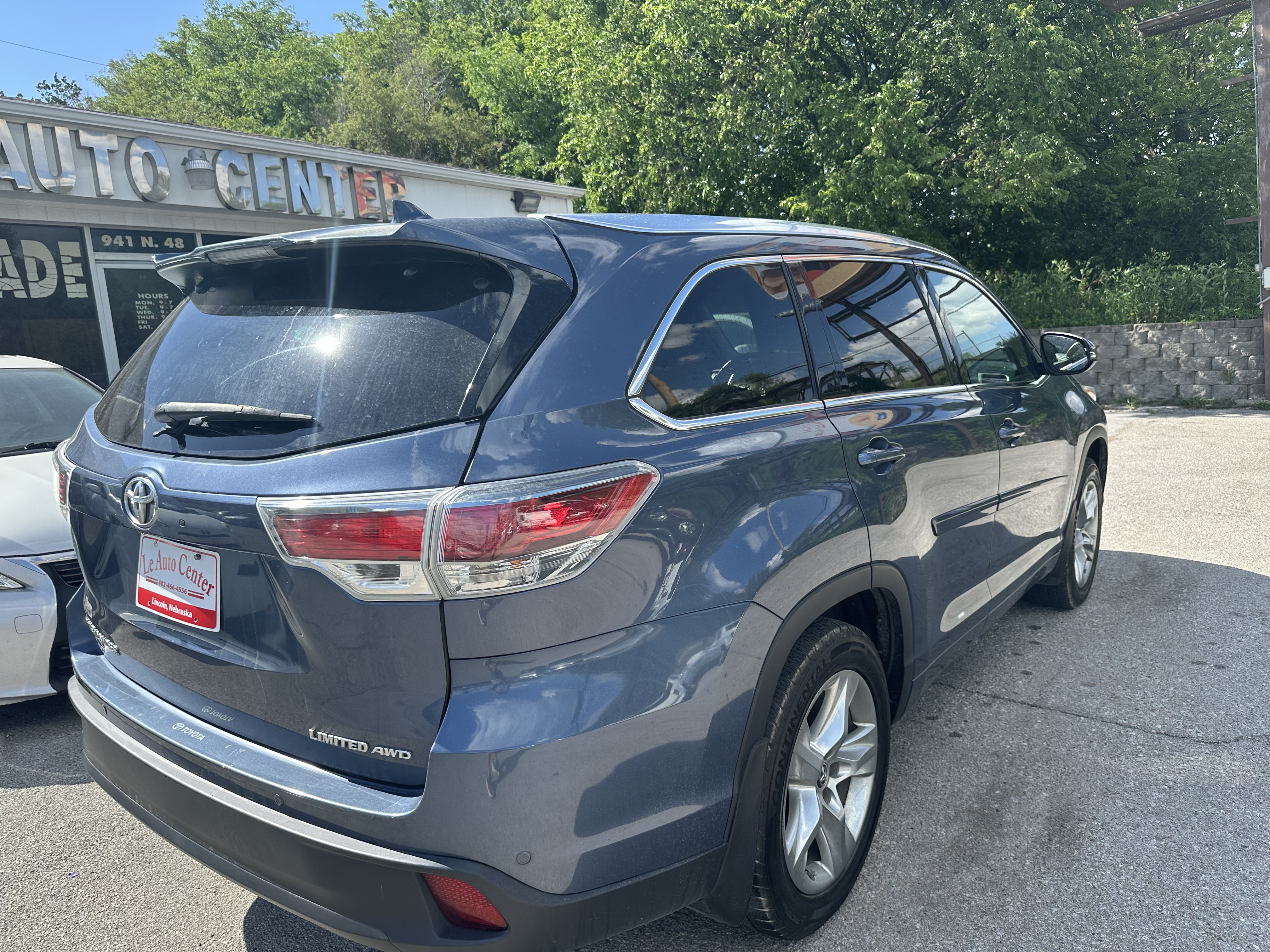 Used 2016 Toyota Highlander Limited AWD/4WD image 4