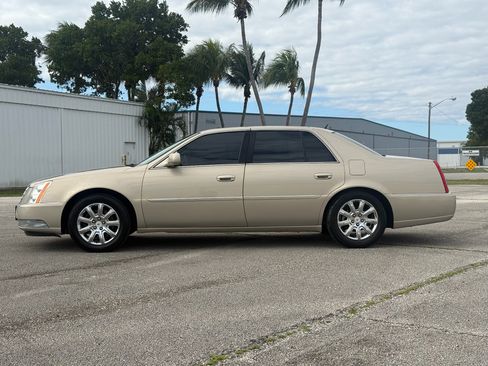 Used 2008 Cadillac DTS image 2