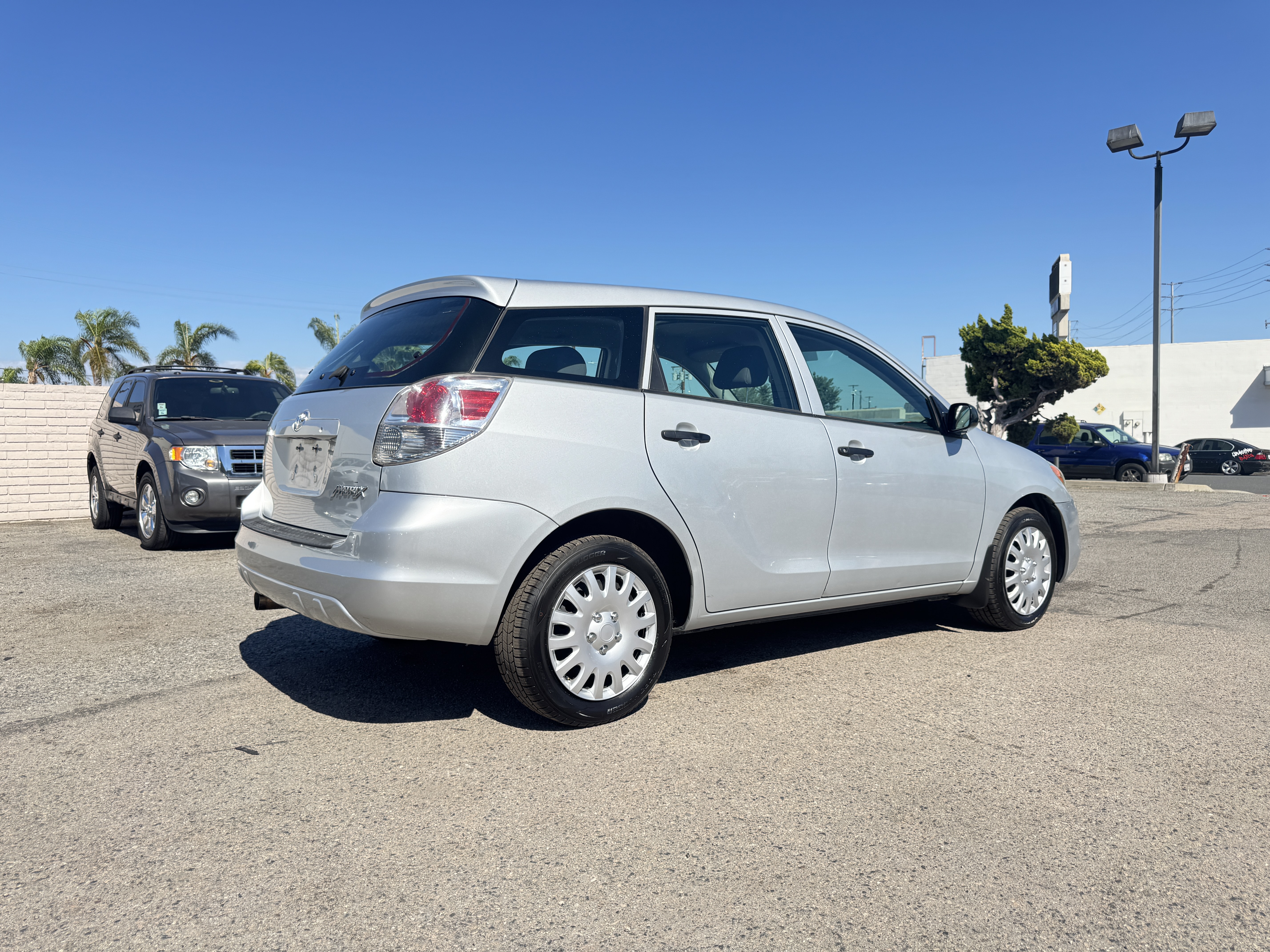 Used 2006 Toyota Matrix UNAVAIL FWD image 9