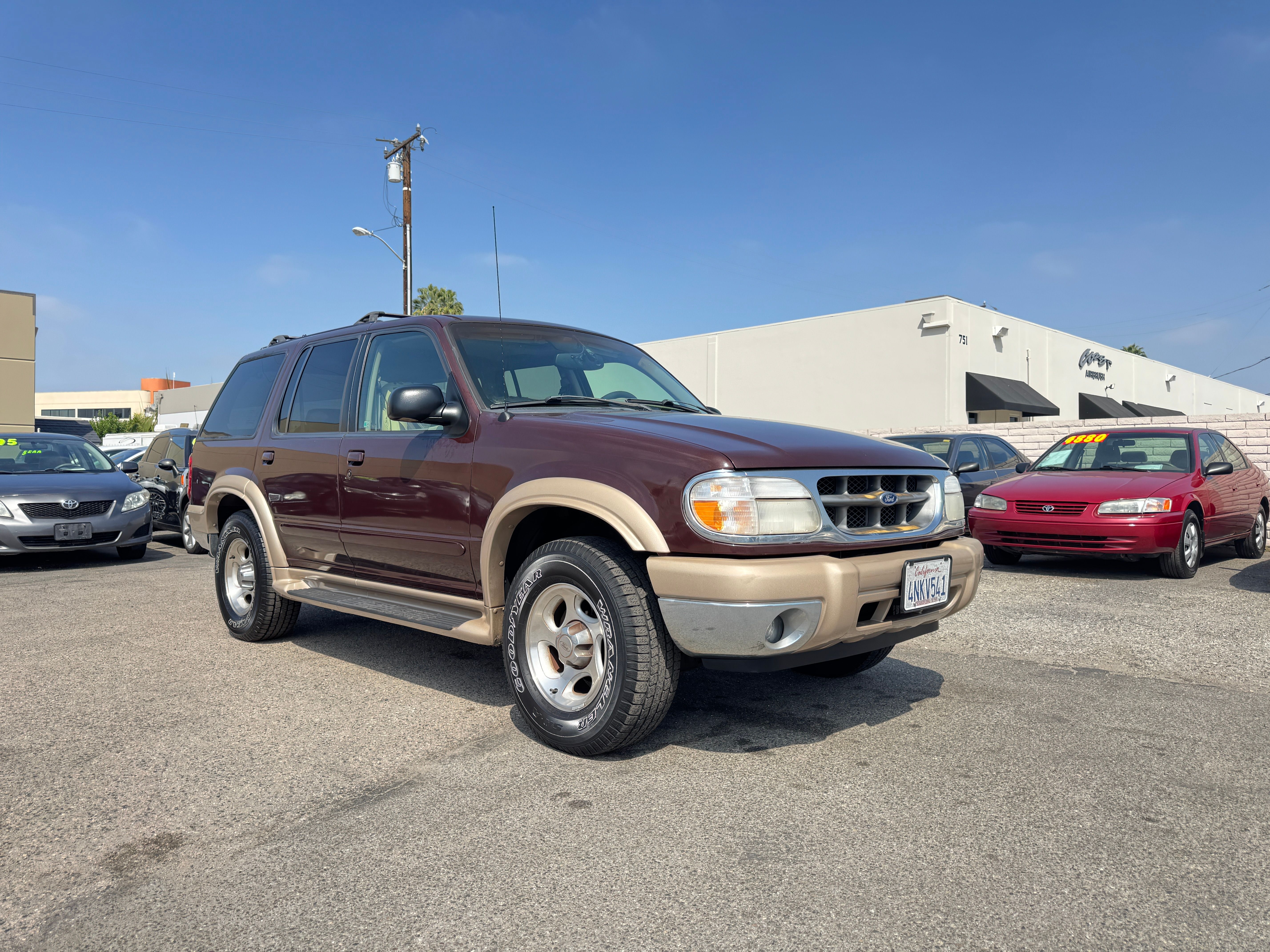 Used 2000 Ford Explorer 2WD Eddie Bauer image 11