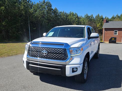 Used 2017 Toyota Tundra image 1