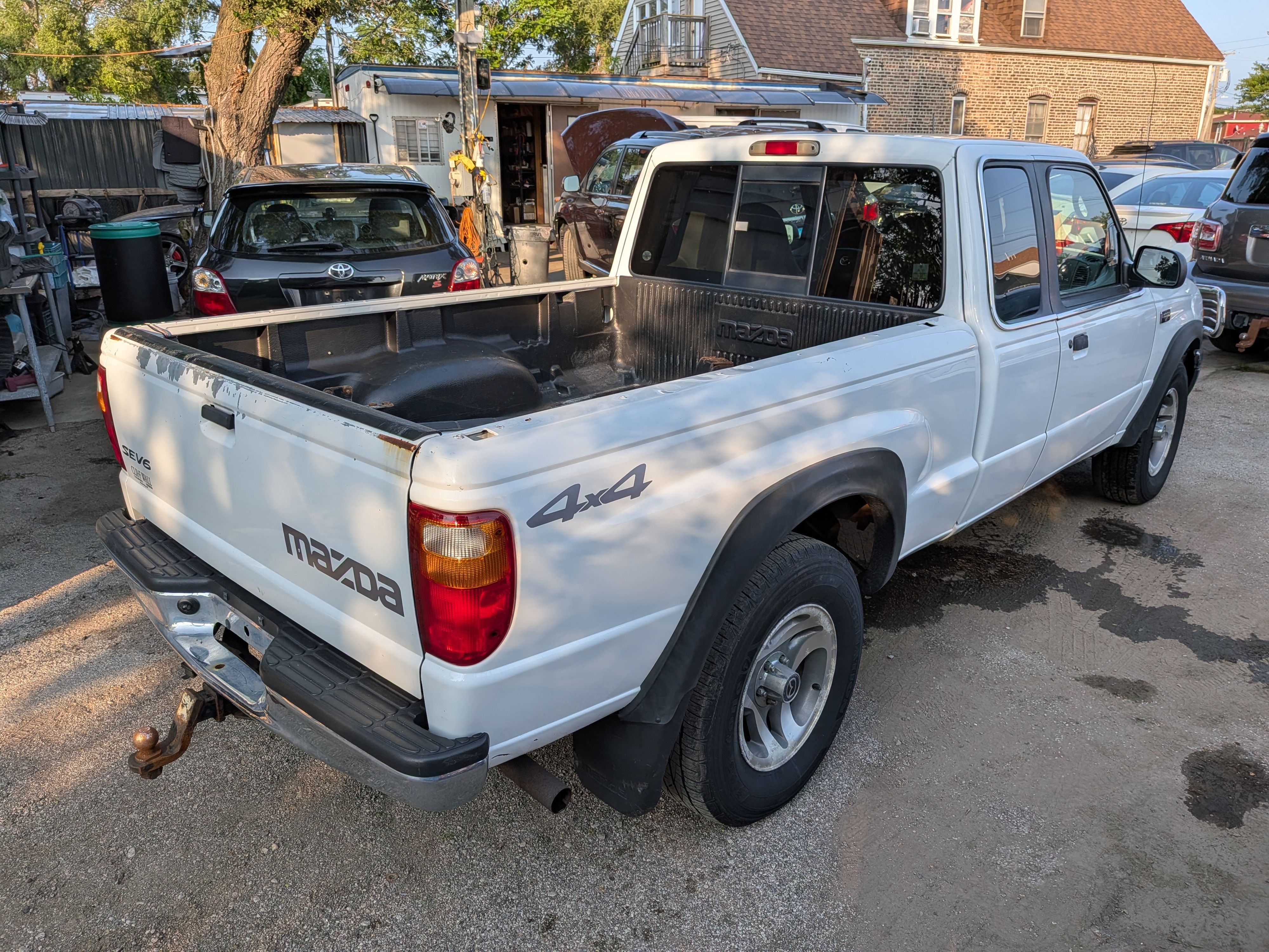 Used 2001 MAZDA B-Series Pickup 4x4 Cab Plus B4000 image 4