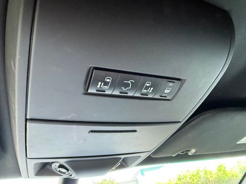 Used 2019 Dodge Grand Caravan GT FWD image 16