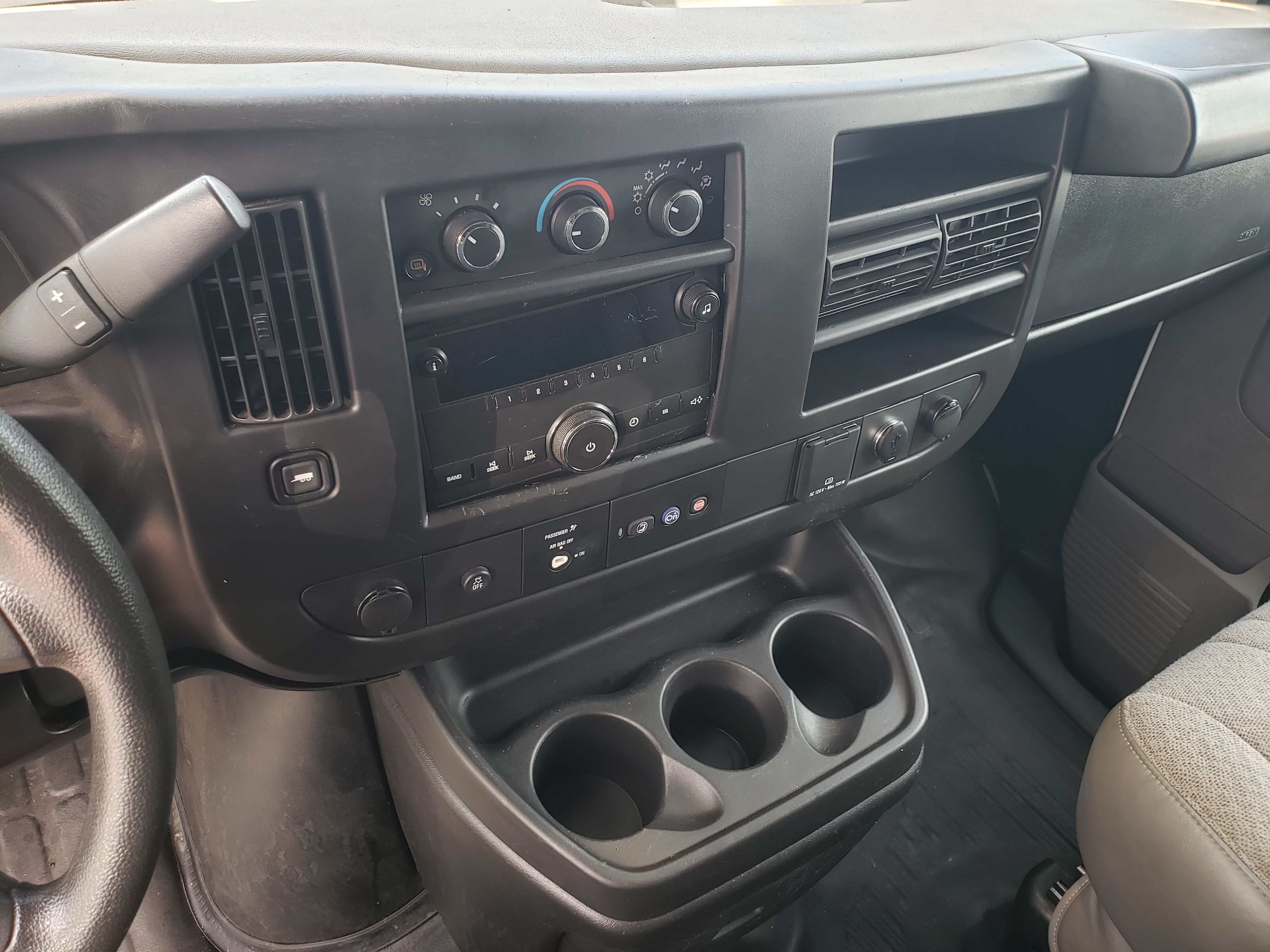 Used 2022 Chevrolet Express 3500 Extended RWD image 14