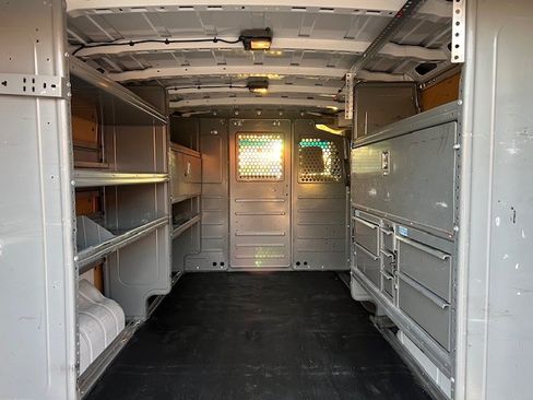 Used 2021 Nissan NV 2500 S image 16