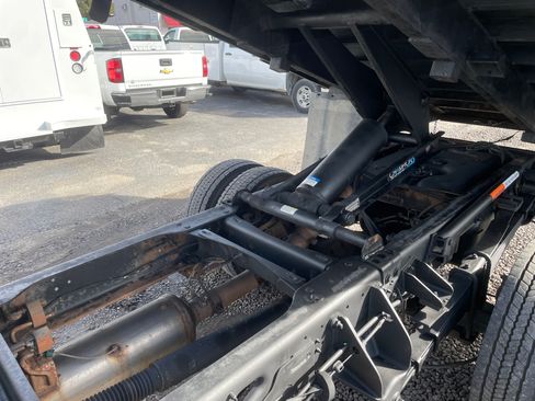 Used 2016 RAM 5500 image 2