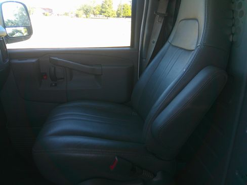 Used 2019 Chevrolet Express 2500 LS image 21