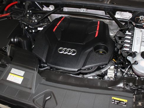 Used 2023 Audi SQ5 Premium image 40