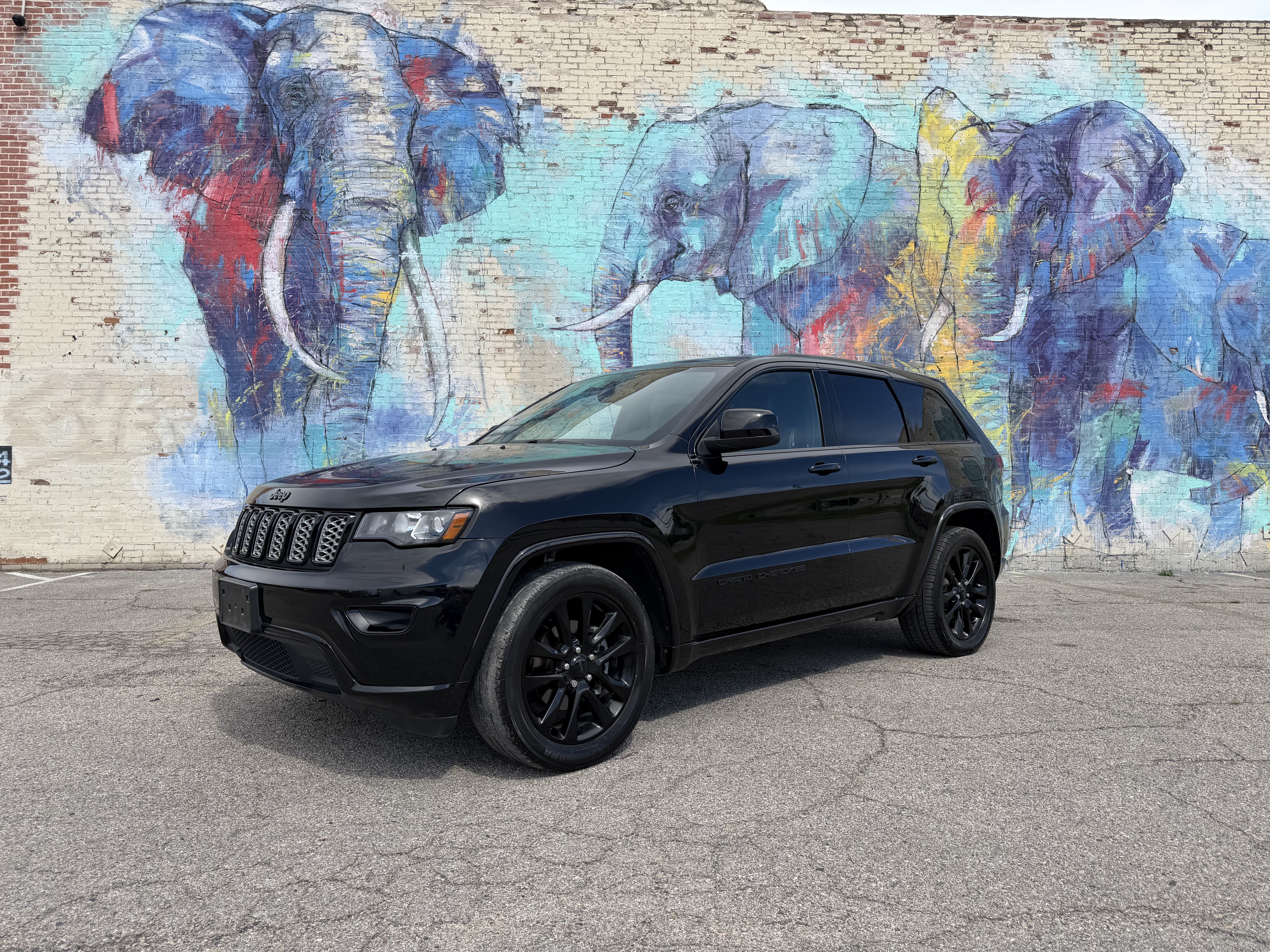 Used 2018 Jeep Grand Cherokee 2WD Laredo image 1