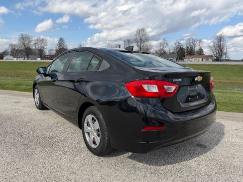 Used 2017 Chevrolet Cruze LS image 3