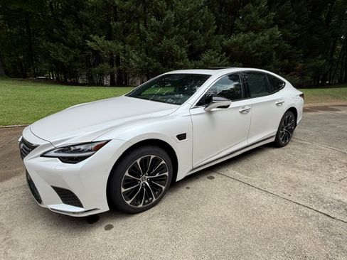 Used 2023 Lexus LS 500h AWD w/ Luxury Package image 6