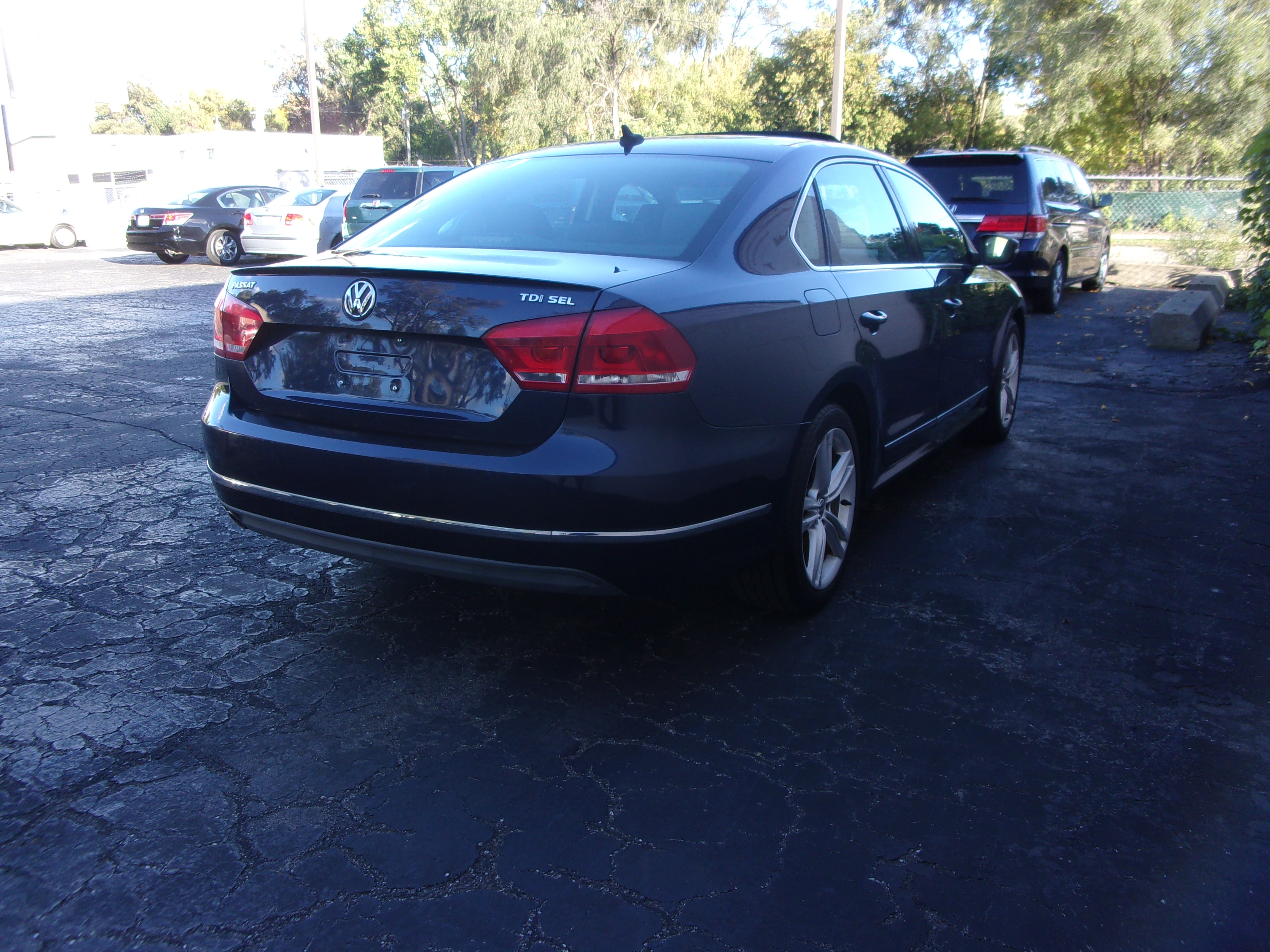 Used 2013 Volkswagen Passat TDI SEL Premium FWD image 4