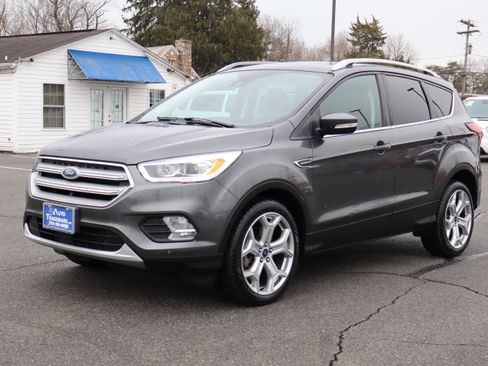 Used 2019 Ford Escape Titanium image 4
