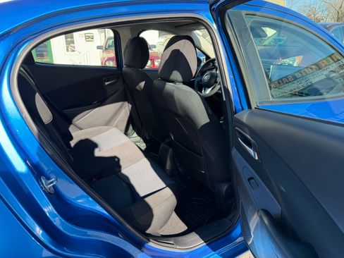 Used 2017 Toyota Yaris iA image 16