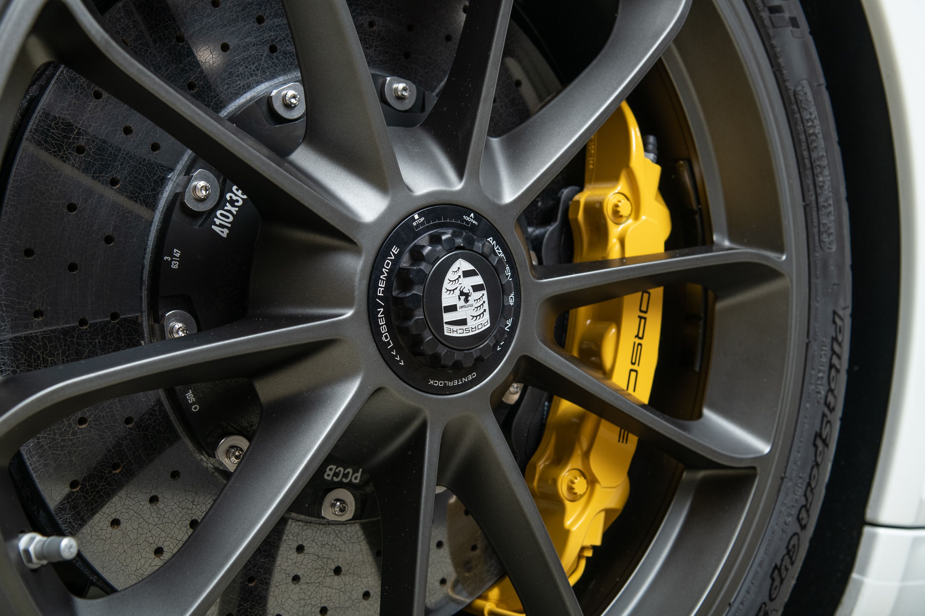 Used 2016 Porsche 911 R RWD image 49