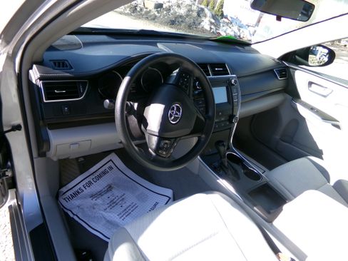 Used 2016 Toyota Camry LE image 13