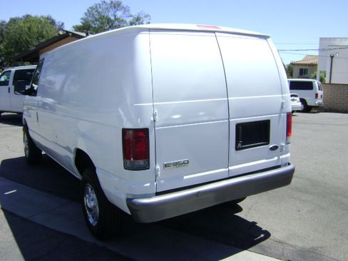 Used 2006 Ford E-350 and Econoline 350 Super Duty RWD image 5