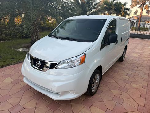 Used 2018 Nissan NV200 SV image 12