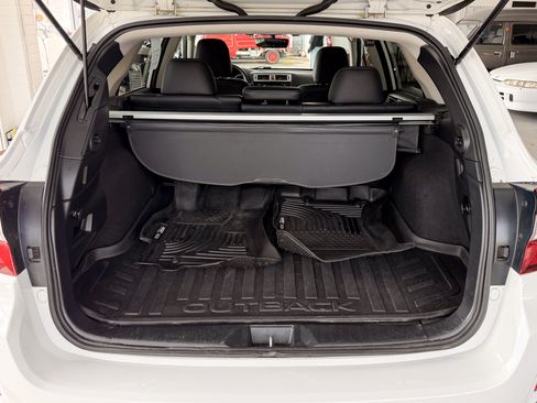 Used 2017 Subaru Outback 2.5i Limited image 16