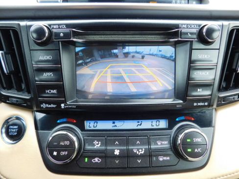 Used 2018 Toyota RAV4 XLE image 18