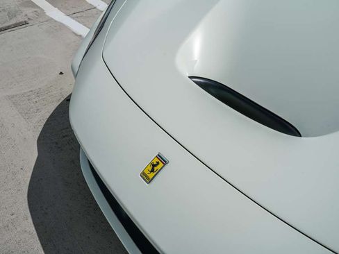 Used 2022 Ferrari F8 Spider Spider image 8