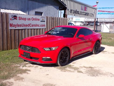 Used 2015 Ford Mustang image 1