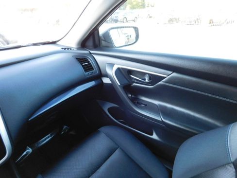 Used 2018 Nissan Altima 2.5 SR image 19