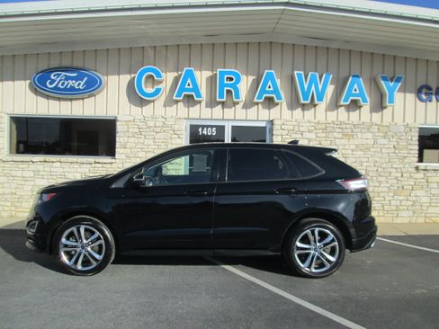 Used 2018 Ford Edge Sport image 2