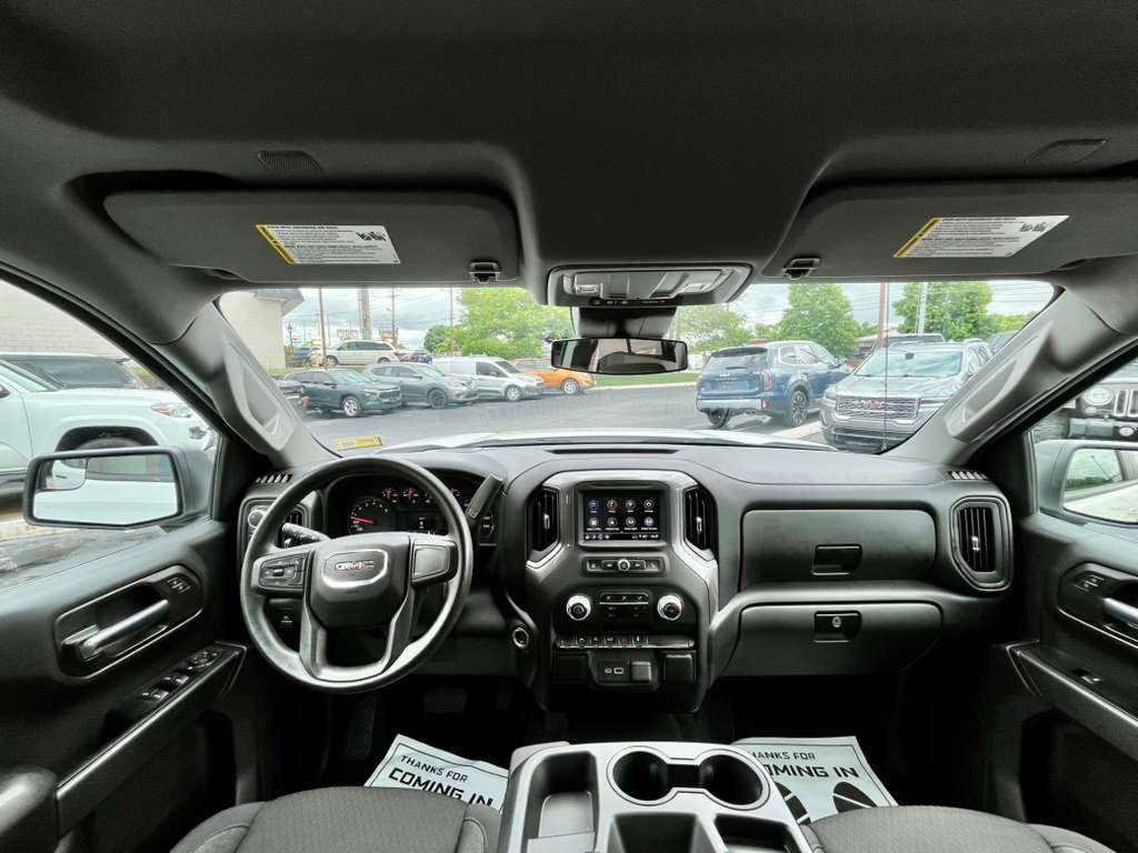 Used 2024 GMC Sierra 1500 4x4 Crew Cab Pro image 3