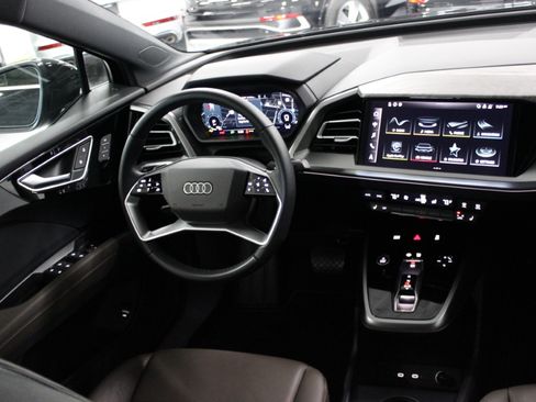 Used 2025 Audi Q4 e-tron Premium image 35