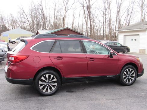 Used 2017 Subaru Outback 2.5i Limited image 10