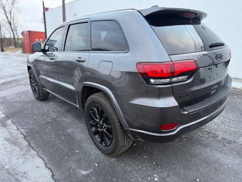 Used 2019 Jeep Grand Cherokee Altitude image 4