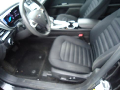 Used 2014 Ford Fusion SE image 8