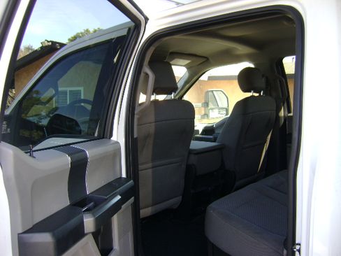 Used 2017 Ford F550 image 15